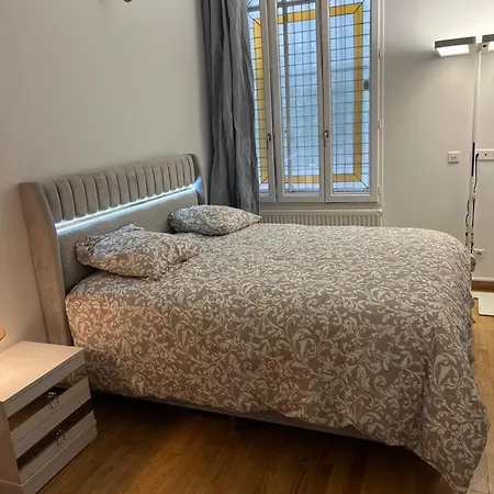 Apartment Spacieux Au Coeur Du 9 Eme Arrondissement